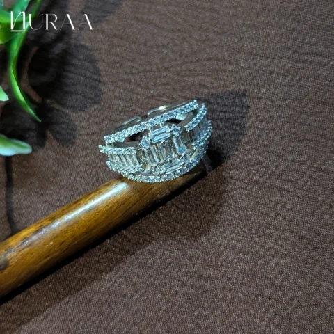 Eterna Baguette Ring