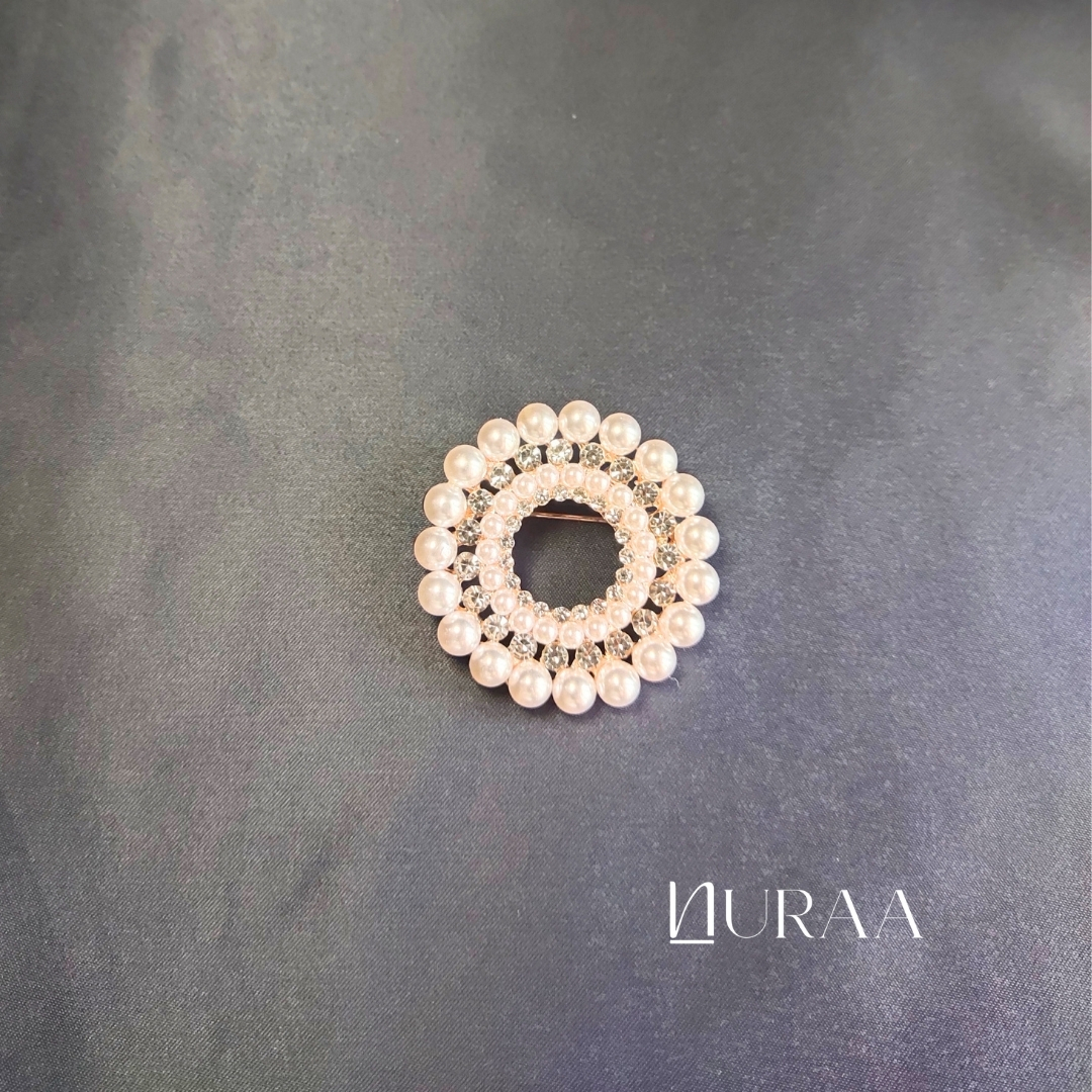 Pearl Halo Brooch - Image 2